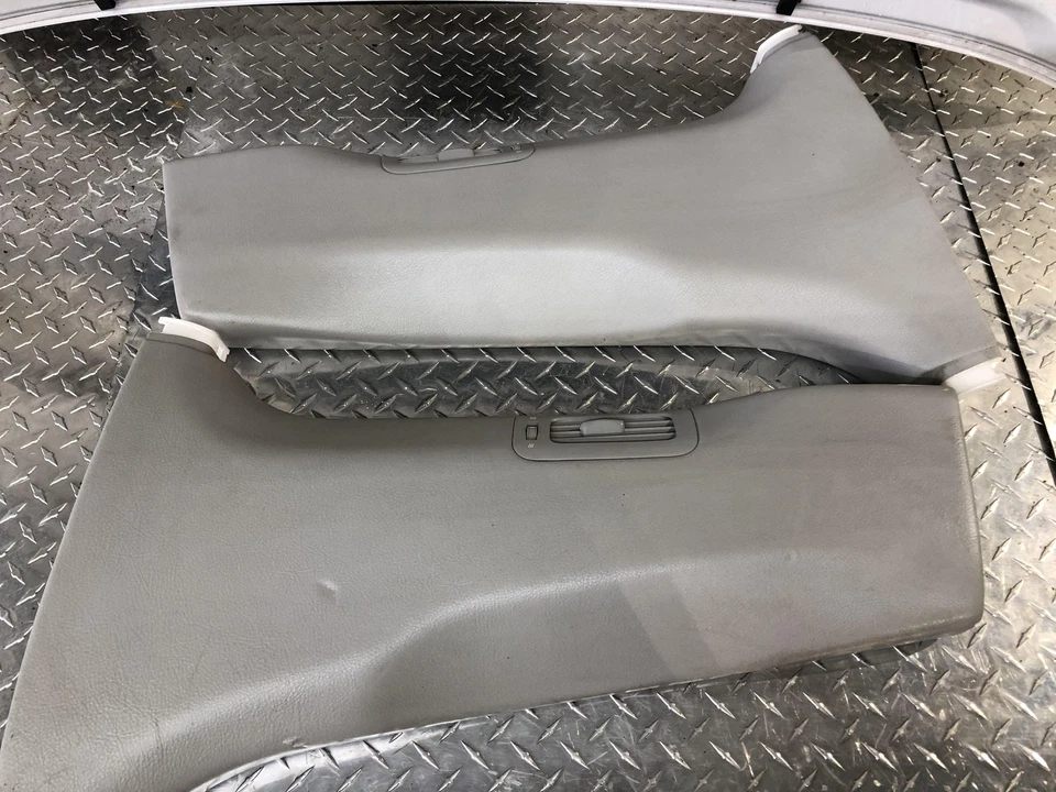 07-17 Lexus LS460 Gris B Pilar Juego de molduras Derecha Derecha Derecha Derecha Derecha Probado Fabricante Original Gris Desgaste Normal Foto 1 de 4