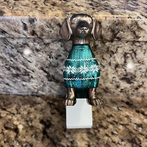 Bath & Body Works Dackel Mauerblumen Duftstecker grün Weihnachtspullover - Bild 1 von 8