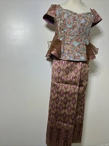Khmer Traditional Outfit / Cambodian Clothes 2 Piece, Khmer Shirt & Skirt - Picture 1 of 5
