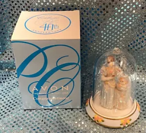 AVON 2007 MRS. ALBEE PRESIDENT'S CLUB SALES AWARD MINIATURFIGUR - Bild 1 von 1