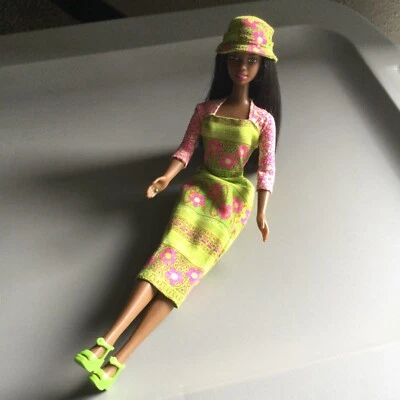 Barbie Flower Power Boho Hippie Ojos Verdes Christie Muñeca Zapatos 29003 Sin Cartera Foto 1 de 4