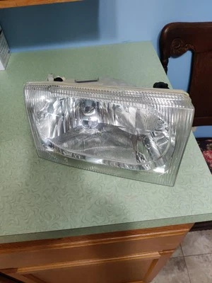 Оригинальная правосторонняя фара в сборе для Ford F-250 Super Duty 2004 годов выпуска 1999-2004 годов выпуска - Изображение 1 из 4