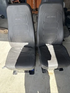 International Semi Truck  Air Ride Seat Grey Vinyl. Commercial Fire Bostrom - Bild 1 von 10