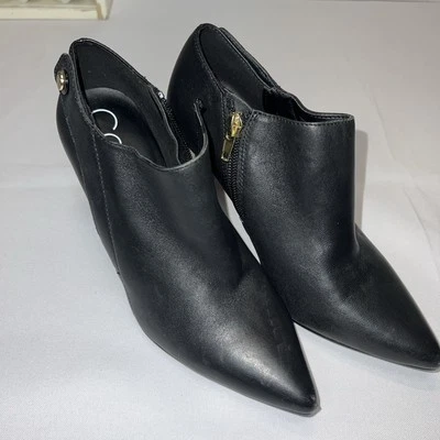 Botín Stilleto Calvin Klein para mujer 'Gara' 5 de cuero negro punta en punta Foto 1 de 4