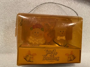 Jingle Buddies Novia y Novio Gente de la Nieve Campana Adornos *NUEVO En Caja Dañada g2 - Imagen 1 de 6