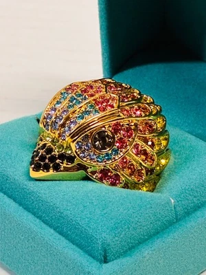Nuevo Anillo Arco Iris Cristal Multicolor Cabeza de Águila Kurt Geiger Londres Talla 8 Nuevo en Caja Foto 1 de 4