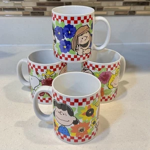 Set Of 4 Benjamin & Medwin Peanuts Gang Coffee Tea Mugs Cups Red White Check - Picture 1 of 15