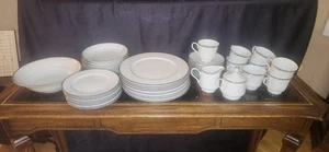 four crown starlight china 515 ....44 piece set, 8 place setting - Picture 1 of 3