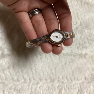 Schöne Herz Petite Embassy ungeprüfte Damen Armbanduhr "  - Bild 1 von 8