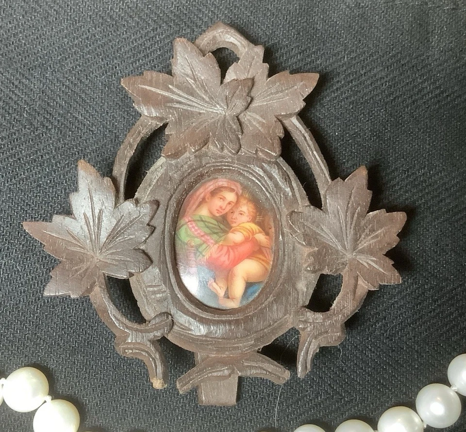 "ANTIGUA PINTURA EN MINIATURA Madre e Niño Porcelana Tallada Selva Negra Marco 3""" Foto 1 de 4