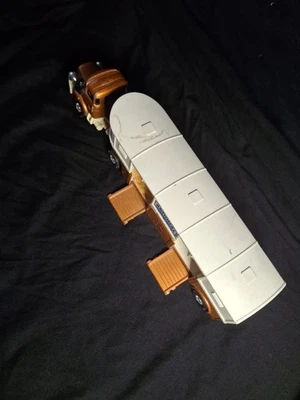 Juguetes principales Corgi de colección - Caja articulada para caballos establos nacionales de carreras Foto 1 de 4