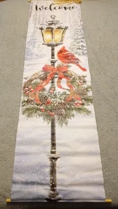 Willkommen Weihnachten Kardinal Kranz & beleuchteter Laternenmast LED Tür Greeter Leinwand Neu in Verpackung - Bild 1 von 10