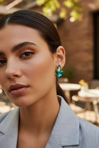 Orecchini Vintage Clip On Cristalli a Forma di Foglia Blu Pavone - Foto 1 di 2