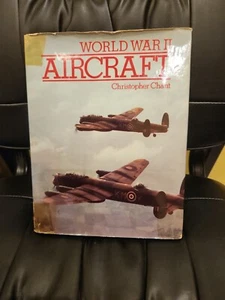 World War II Aircraft hardcover by Christopher Chant Orbis Publishing - Foto 1 di 1