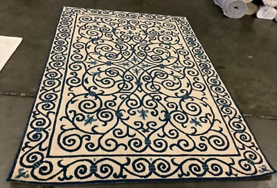 IVORY / DARK BLUE 6' X 9' Flaw in Rug, Reduced Price 1172663792 HK11I-6 - Image 1 of 3