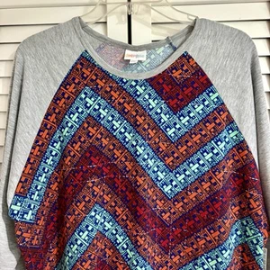 Lularoe Randy Top 2XL Geometric Red Orange Gray Green Baseball Style Shirt NEW - Picture 1 of 7