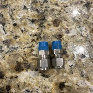2 Swagelok 1/4" X 1/8”npt Stainless Steel Tube Fitting SS-400-1-2 - Picture 1 of 3