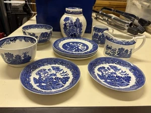 Royal Cauldon Vintage Plate Blue White Bristol Ironstone - Picture 1 of 3