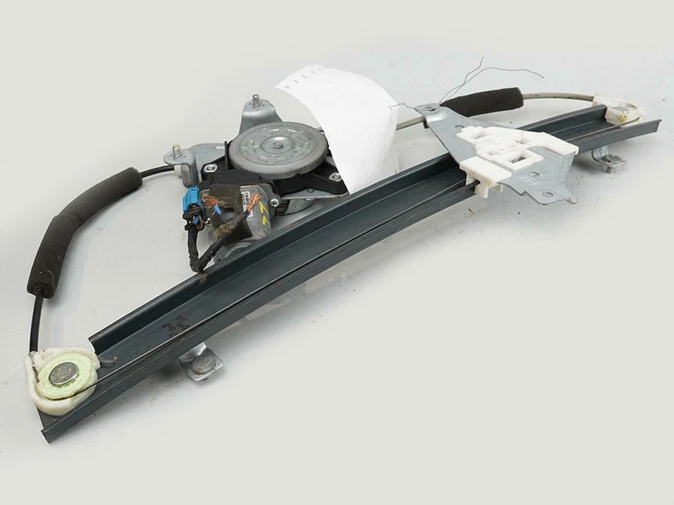 2004 - 2008 Suzuki Forenza Window Regulator Motor Door Front Right Passenger - Image 1 of 4