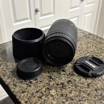 Nikon Zoom-Nikkor 70-300mm F/4-5.6 G Telephoto Zoom F-Mount Lens #326 - Image 1 of 2