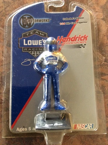 Jimmie Johnson Motorworks Lowes Hendrick Motorsports 1:24 Die Cast Figure 2003 Cover
