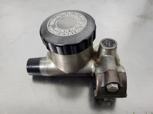 1972 - 1975 Kawasaki Z1 H1 H2 Front Brake Master Cylinder / Reservoir - Picture 1 of 7