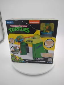 Nickelodeon TMNT Mini Madness Skate Park con Figurina Leonardo 2023 Walmart Escluso - Foto 1 di 7