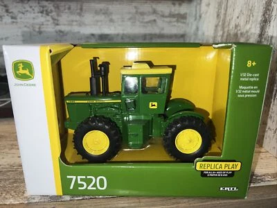 Tractor John Deere 7520 escala 1/32 4x4 juguete fundido a presión Ertl Foto 1 de 4