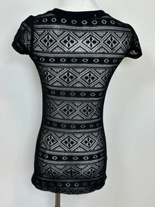 Top para mujer I’m In Love With Derek negro manga encaje cuello en V pequeño - Imagen 1 de 7