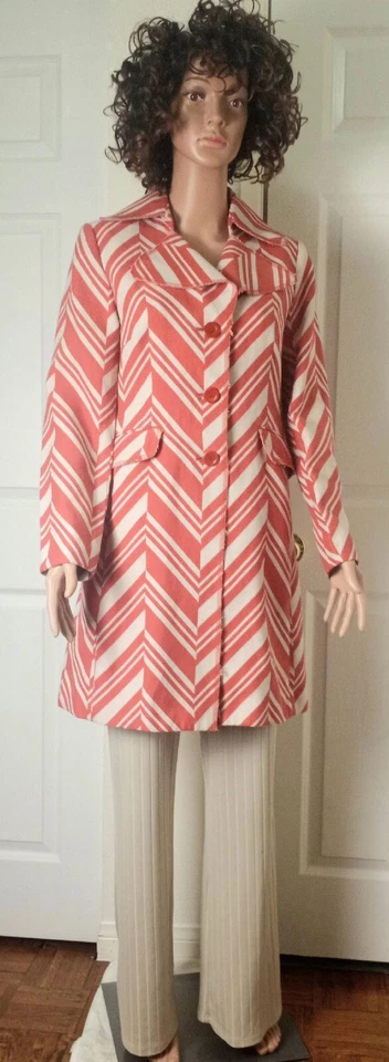 ABRIGO DE VESTIR VINTAGE BANDOLINO ESTAMPADO CHEVRON NARANJA BLANCO PRIMAVERA Y OTOÑO TALLA S - M Foto 1 de 4