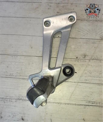 SUPPORT CALE PIED ARRIERE DROIT YAMAHA 1300 XJR de 1999 à 2001 - réf : 89 - Photo 1/4