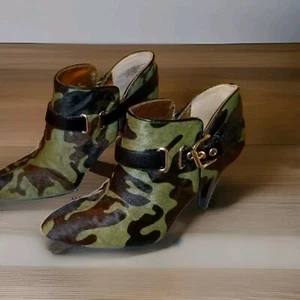 Ladies Nine West Green & Black Camouflage Booties 6M - Picture 1 of 5