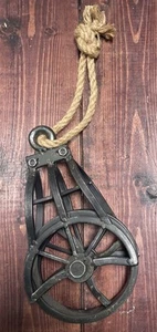 Bauernhaus Wanddeko - Metall Flaschenzug - Bild 1 von 3