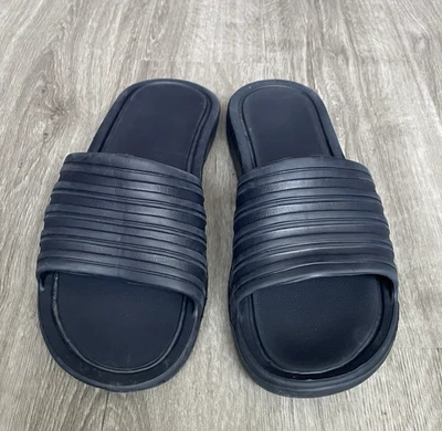 Sandalias sin cordones talla 9 de EE. UU. Foto 1 de 4