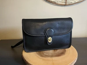 Coach Vintage 90’s Turnlock Clutch 9971 Wristlet - Picture 1 of 11
