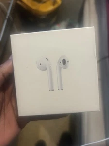 Apple AirPods 2nd Generation SEALED AND BRAND NEW - Zdjęcie 1 z 11