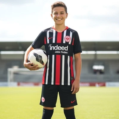 Camiseta de fútbol Nike Eintracht Frankfurt juvenil talla S negra roja Indeed FIFA Foto 1 de 4