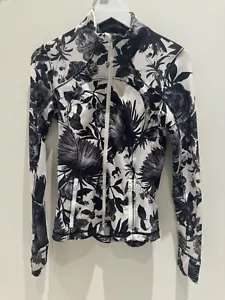 Lululemon Define Nulu Jacket Women’s 4 Floral Black White Athleisure - Picture 1 of 4