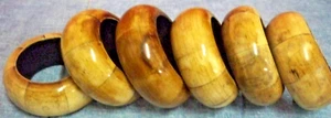 Juego de 6 anillos de servilleta secciones de madera aspecto óseo appr diapositiva de 2 1/4" muy buen estado - Imagen 1 de 4