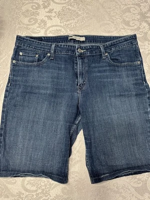 Womens Juniors 17 M Levis 518 Superlow Red Tag Blue Jean Denim Bermuda Shorts - Image 1 of 4