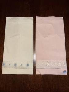 Par de toallas de lino para invitados de colección 19x11 rosa blanco rosas y azul crema con dobladillo floral - Imagen 1 de 5