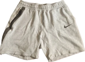 Pantalones Cortos Nike Tech Fleece 50 Materiales Sostenibles Talla L Gris Hombres CJ5488-902 USADOS EN EXCELENTE ESTADO - Imagen 1 de 11