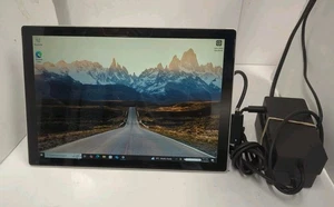 Microsoft SURFACE PRO 5 1796 i5-7300U/ 8GB /256GB SSD/ WIN10 /1661 Dock/AC - - Picture 1 of 12