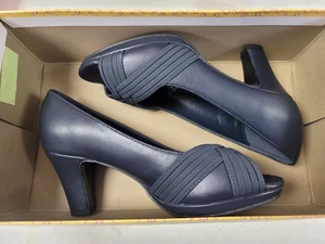 Easy Street Women's Lavish Platform Pumps - Navy Size: 5.5M - Picture 1 of 7