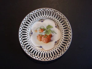 ANTIGUO PLATO DE PORCELANA AVANCE 16,0 cm SAJONIA FRUTA FRESA pintado a mano - Imagen 1 de 8