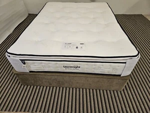 Silentnight British Wool Edenfield Mattress, King Size (BB24) RRP £999 - Picture 1 of 9