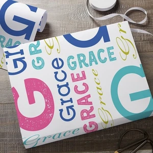 Papel de envolver personalizado con nombre repetitivo de moda, diseño de envoltura de regalo personalizado para niños - Imagen 1 de 5