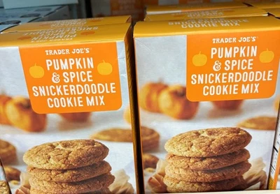 2 коробки смеси для печенья Trader Joe's Pumpkin & Spice Snickerdoodle ОГРАНИЧЕННОЕ ИЗДАНИЕ - Изображение 1 из 4