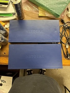 NETGEAR ProSafe GS724T Pv2 Smart Managed Switch 24 Port PoE+ Gigabit - Photo 1/8