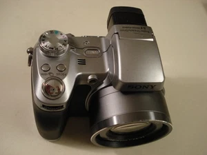Schöne Sony CyberShot DSC-H1 Digitalkamera 12-facher Zoom - Bild 1 von 1